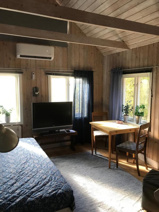 Trevlig Stuga Pa Landet, Centralt 8Km Fran Centrum Eskilstuna Exterior foto